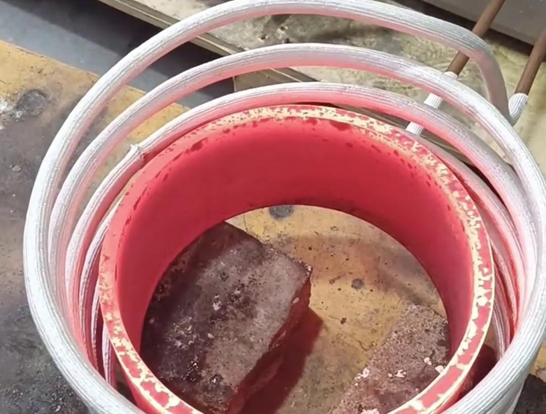 創(chuàng)新科技，加熱不再漫長等待，250mm 鋼管超音頻加熱瞬間搞定，高效節(jié)能，讓加熱變得更簡單