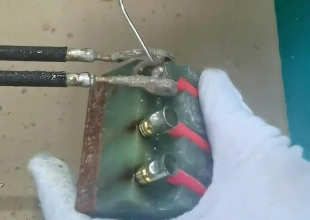 采用超高頻釬焊電線與銅端子的釬焊，這樣有效保障了其品質(zhì)，杜絕了虛焊假焊等因素